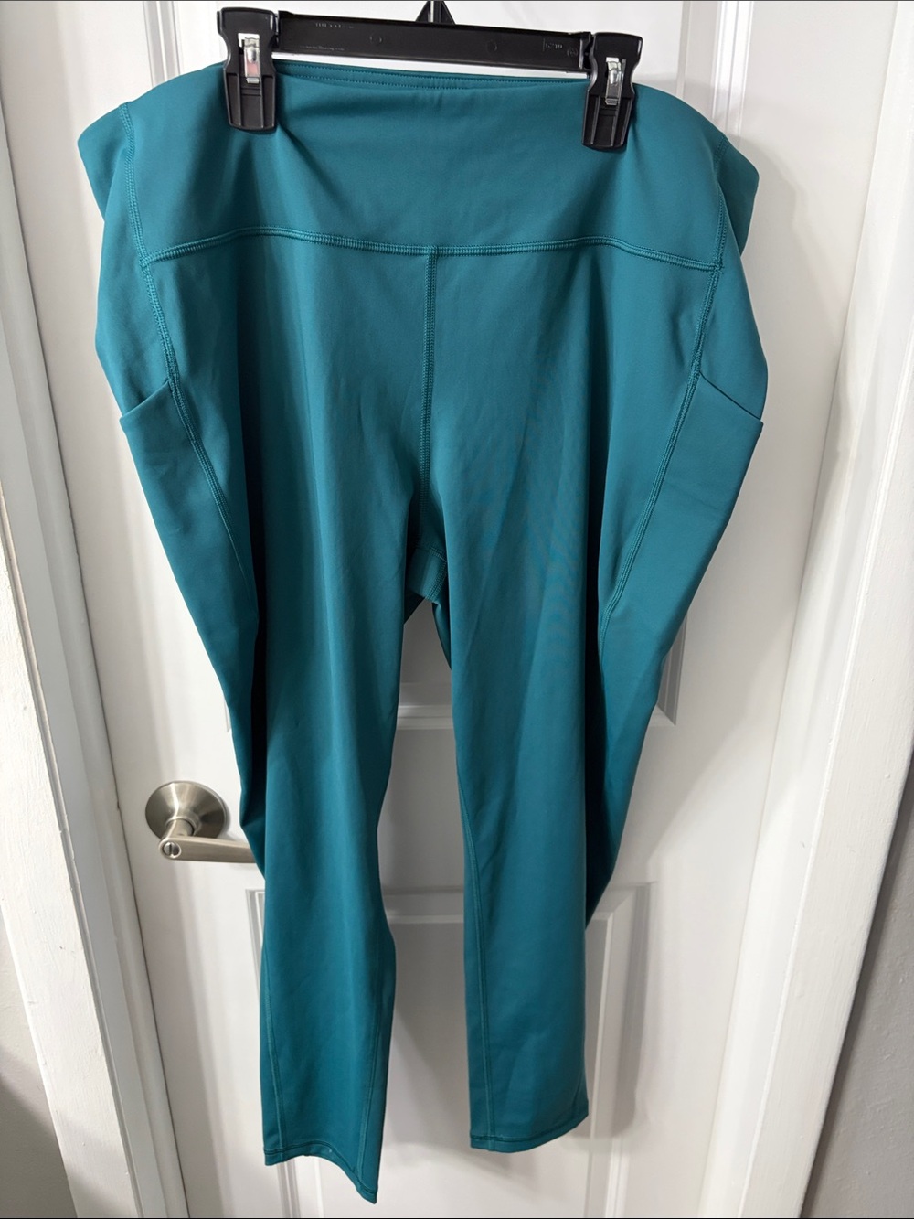 3/$20 Tek gear Teal High-Rise Leggings with Side Pockets